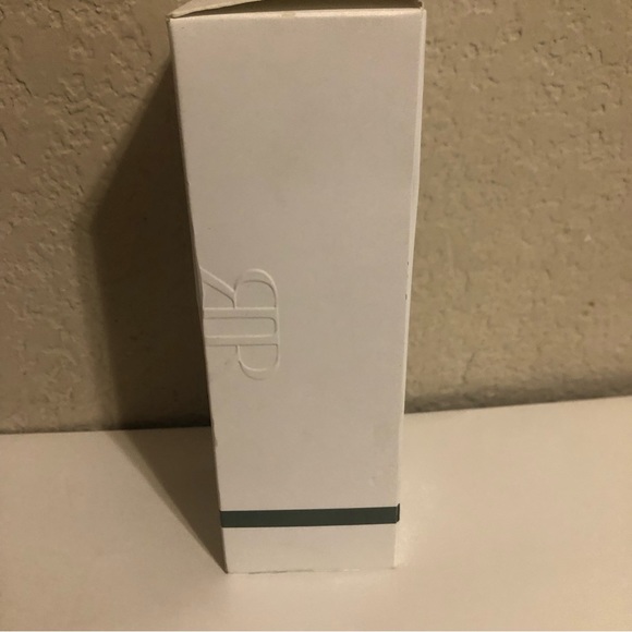NIB ReVive Cream Cleanser - Picture 6 of 8